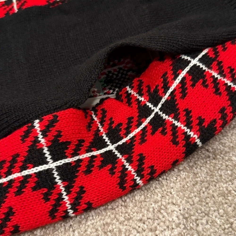 NWT Disney Mickey Mouse “Can’t Wait Til Christmas” dog sweater size medium